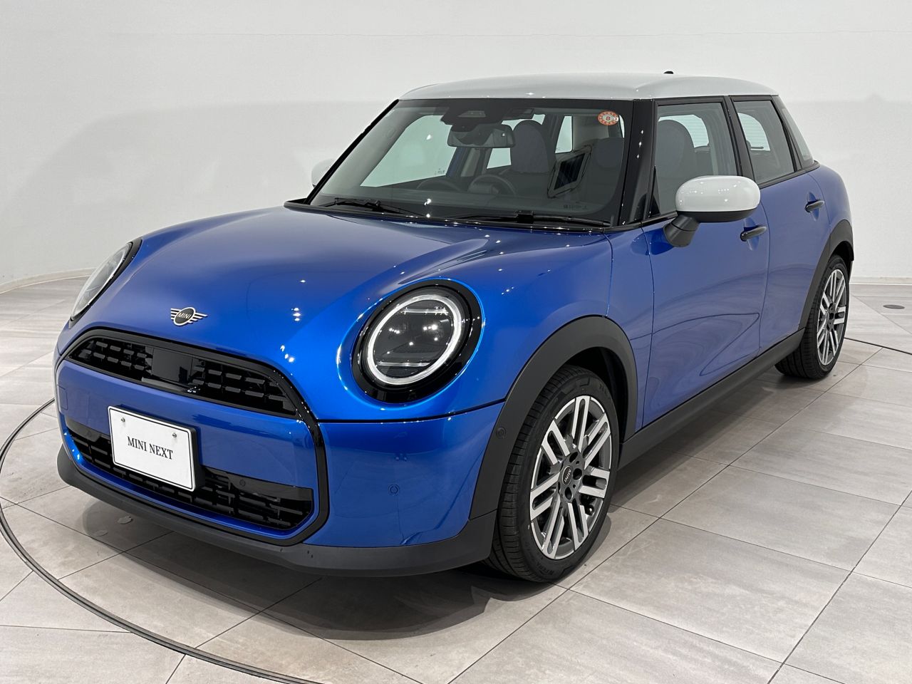 THE NEW MINI COOPER (5 DOOR) C