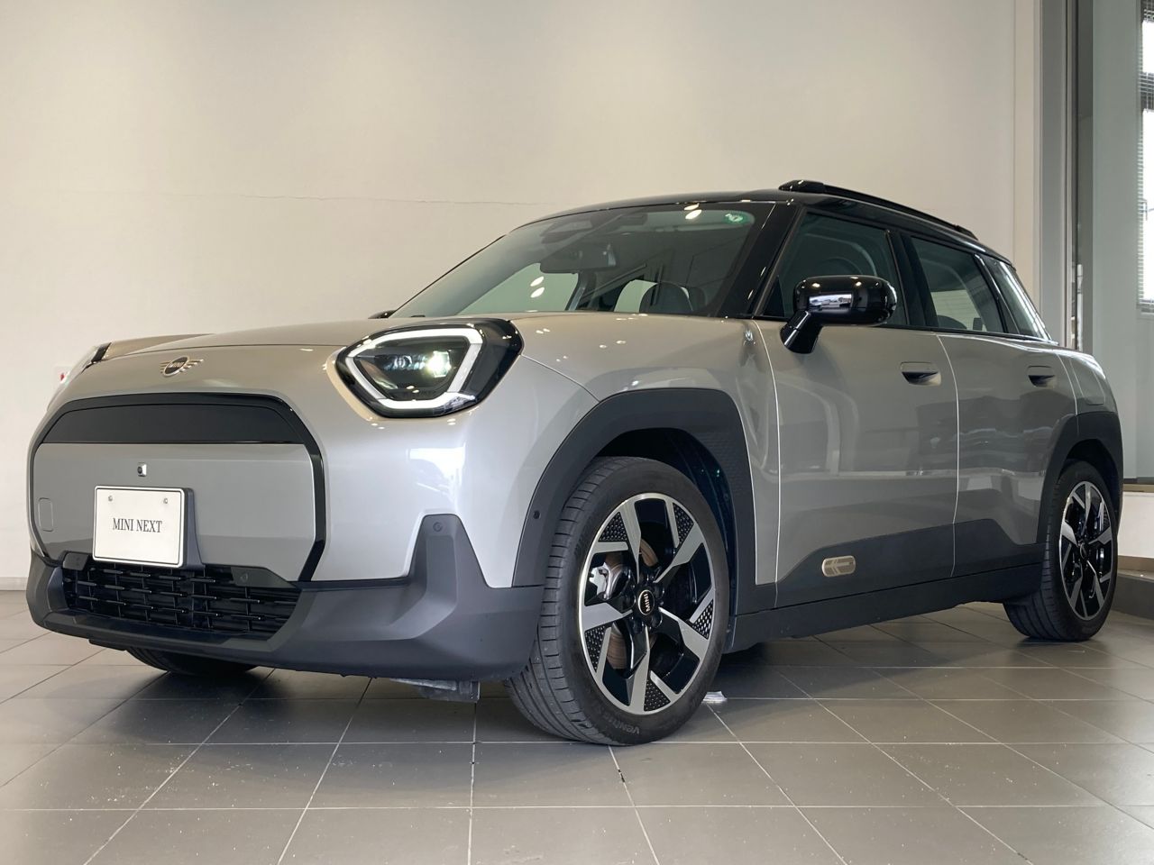 THE NEW ALL-ELECTRIC MINI ACEMAN E