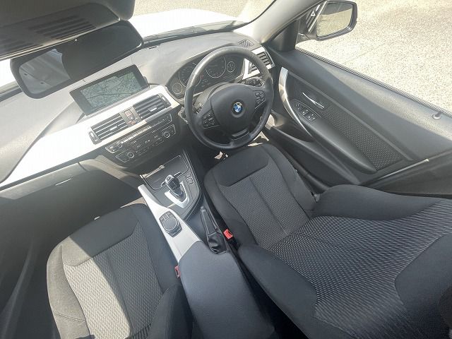 320D SEDAN RHD