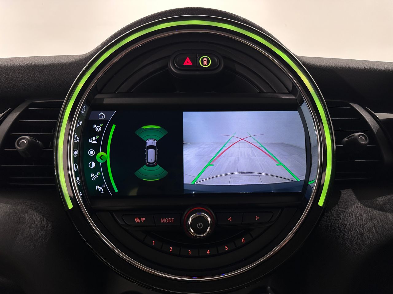 F55 COOPER D (AT)