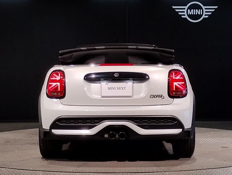 MINI Cooper S Convertible RHD