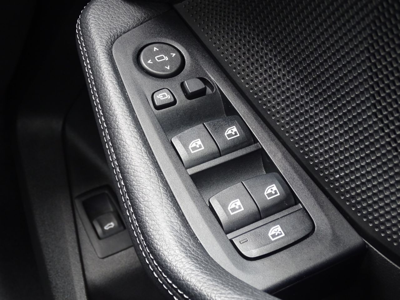 F40 118d Sports Hatch 5-door B47 2.0d