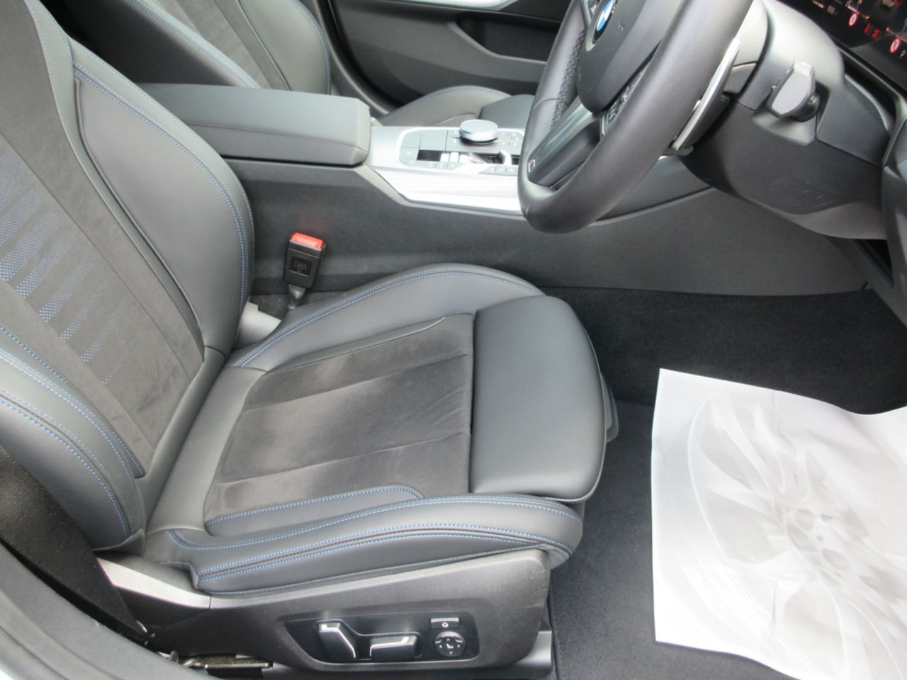 320d xDrive Berline RHD