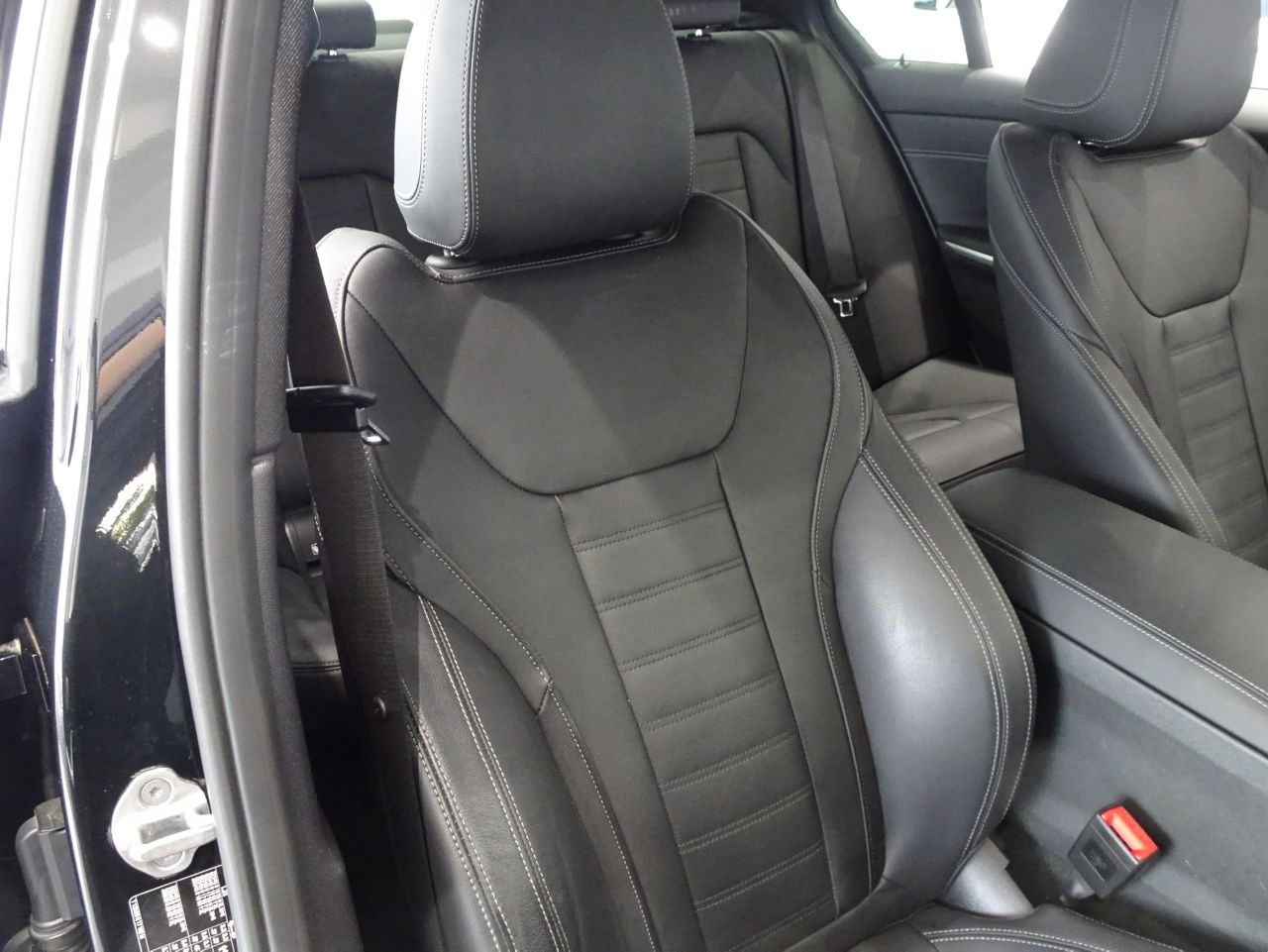 320d xDrive Berline RHD