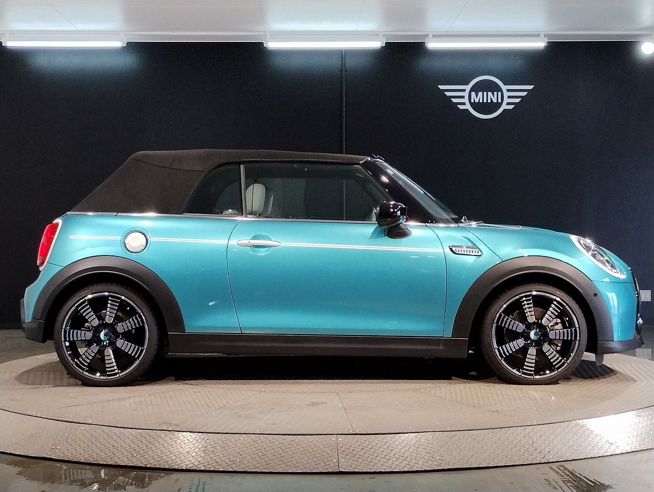 MINI Cooper S Convertible RHD