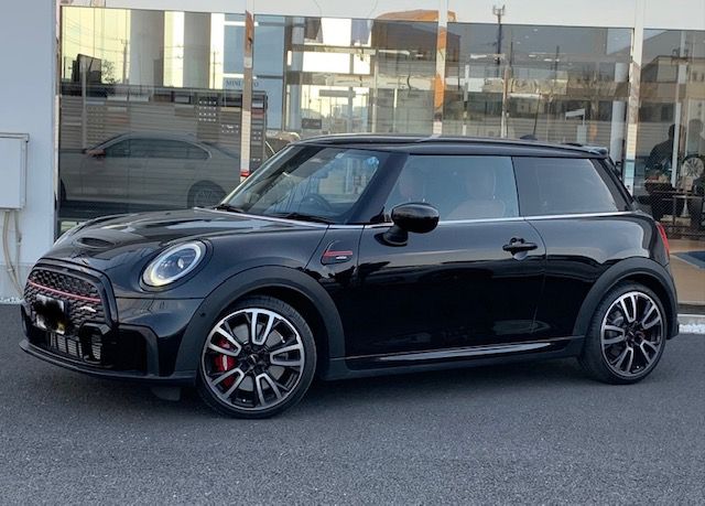 THE NEW MINI JOHN COOPER WORKS.