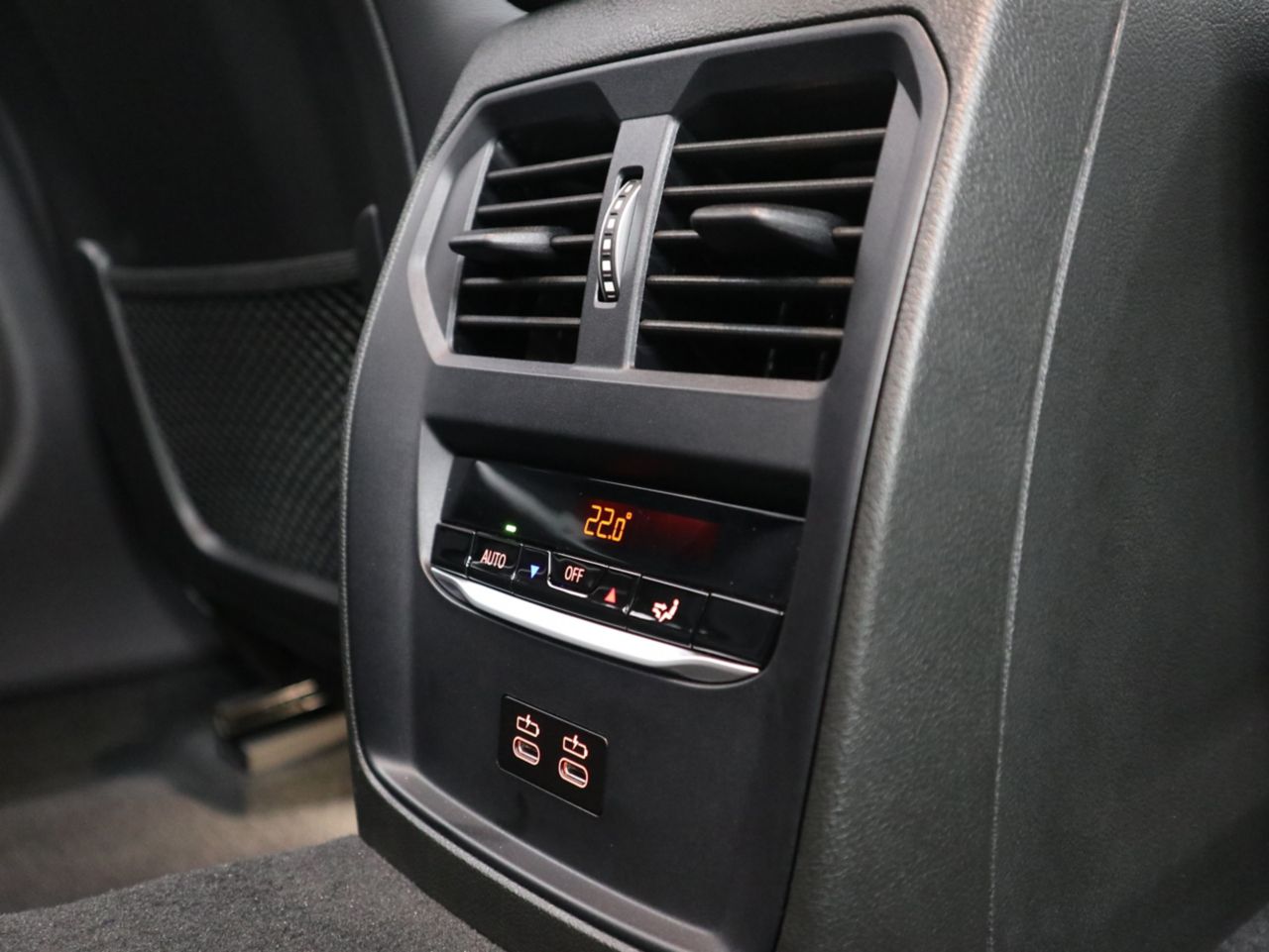 320d xDrive Berline RHD