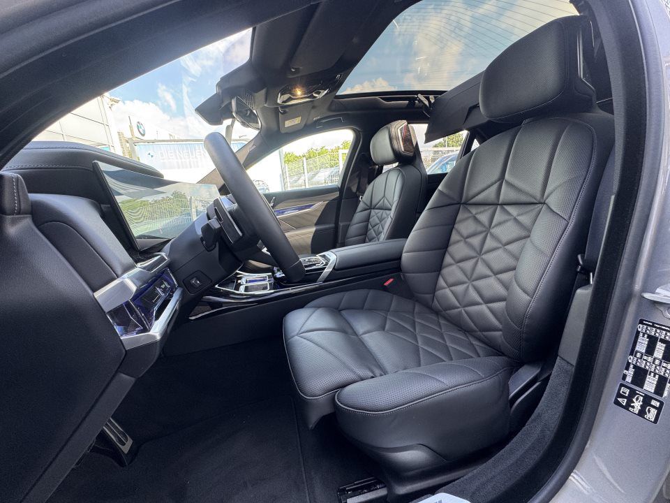 BMW 740
