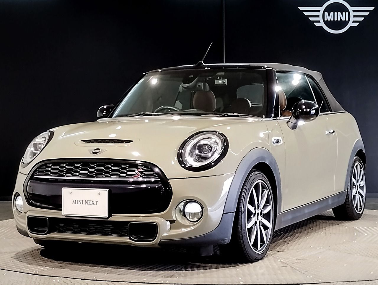 THE NEW MINI COOPER S CONVERTIBLE.