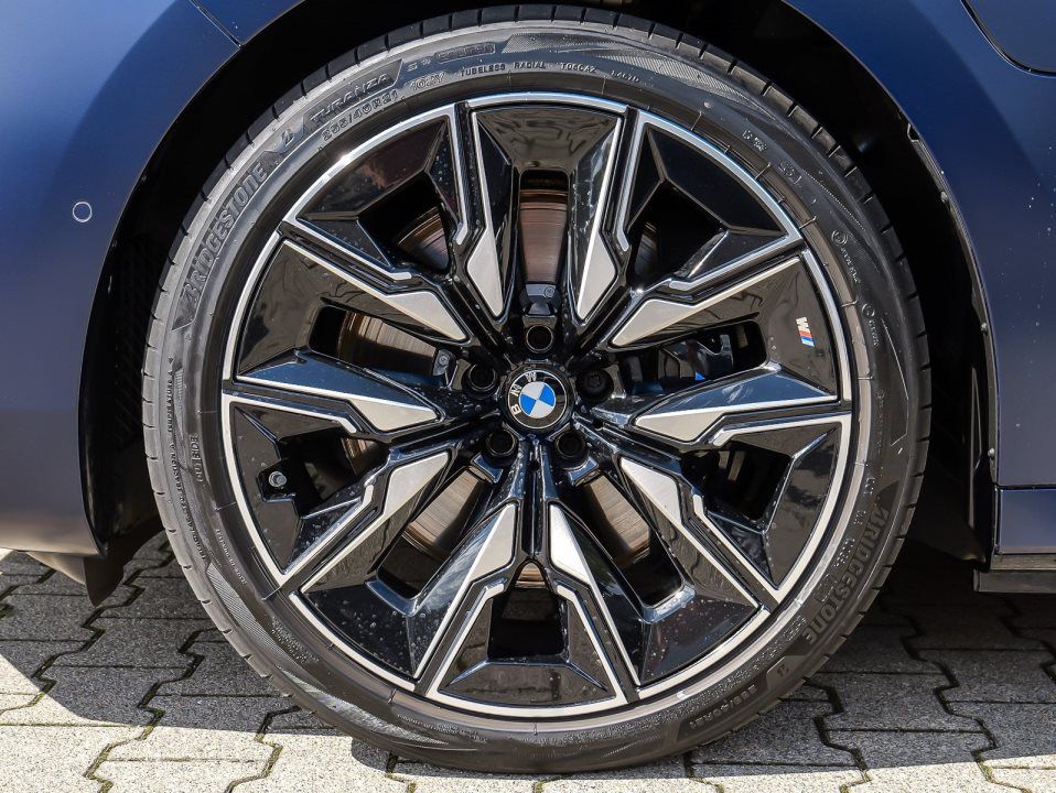 BMW 760