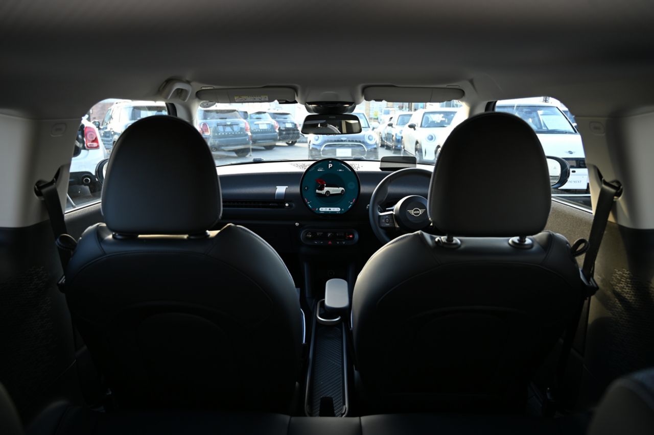 J01 MINI Cooper E