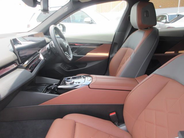 BMW i5 eDrive40 M Sport RHD