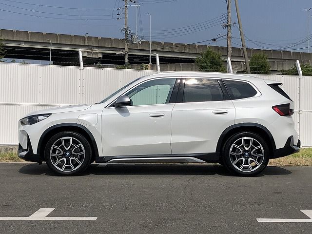 U11 iX1 xDrive30