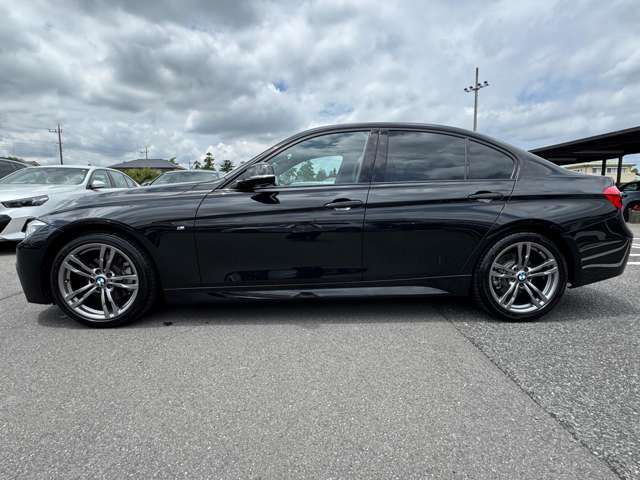 320D SEDAN RHD
