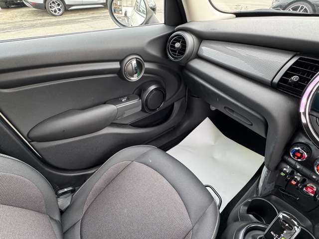 F55 MINI Cooper 5-Door Hatch LCI