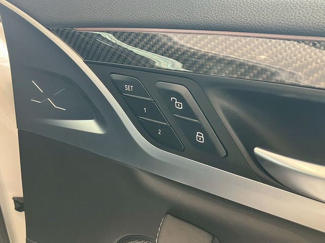 X4 M RHD