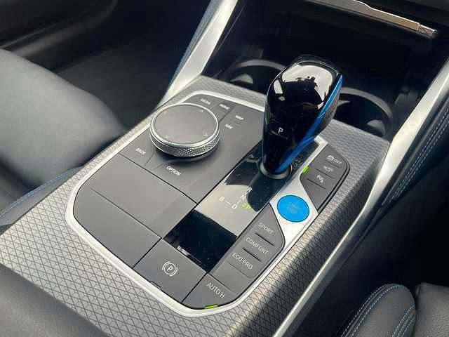 G26 i4 M50 RHD