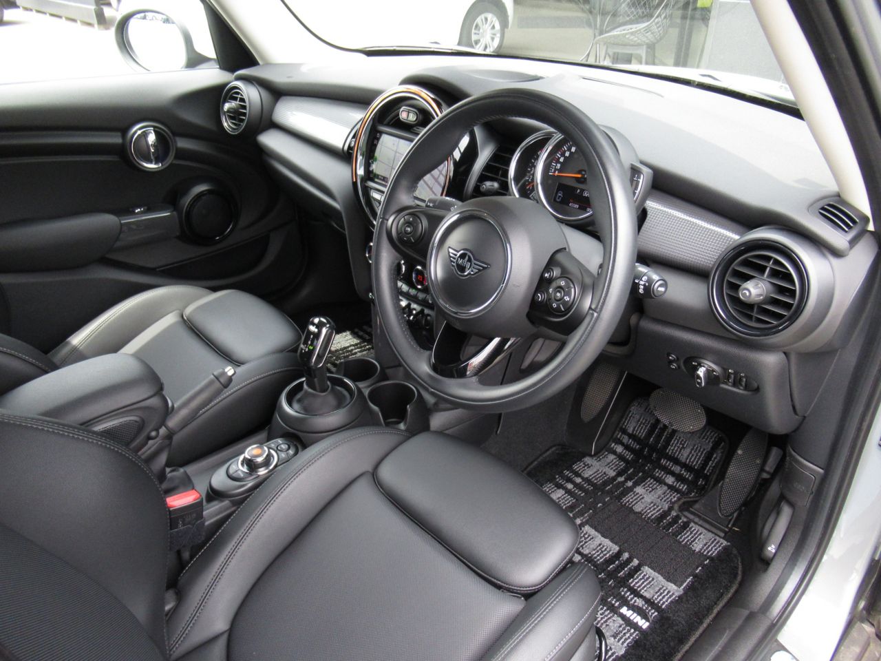 MINI F55 Cooper D 5dr Hatch LCI
