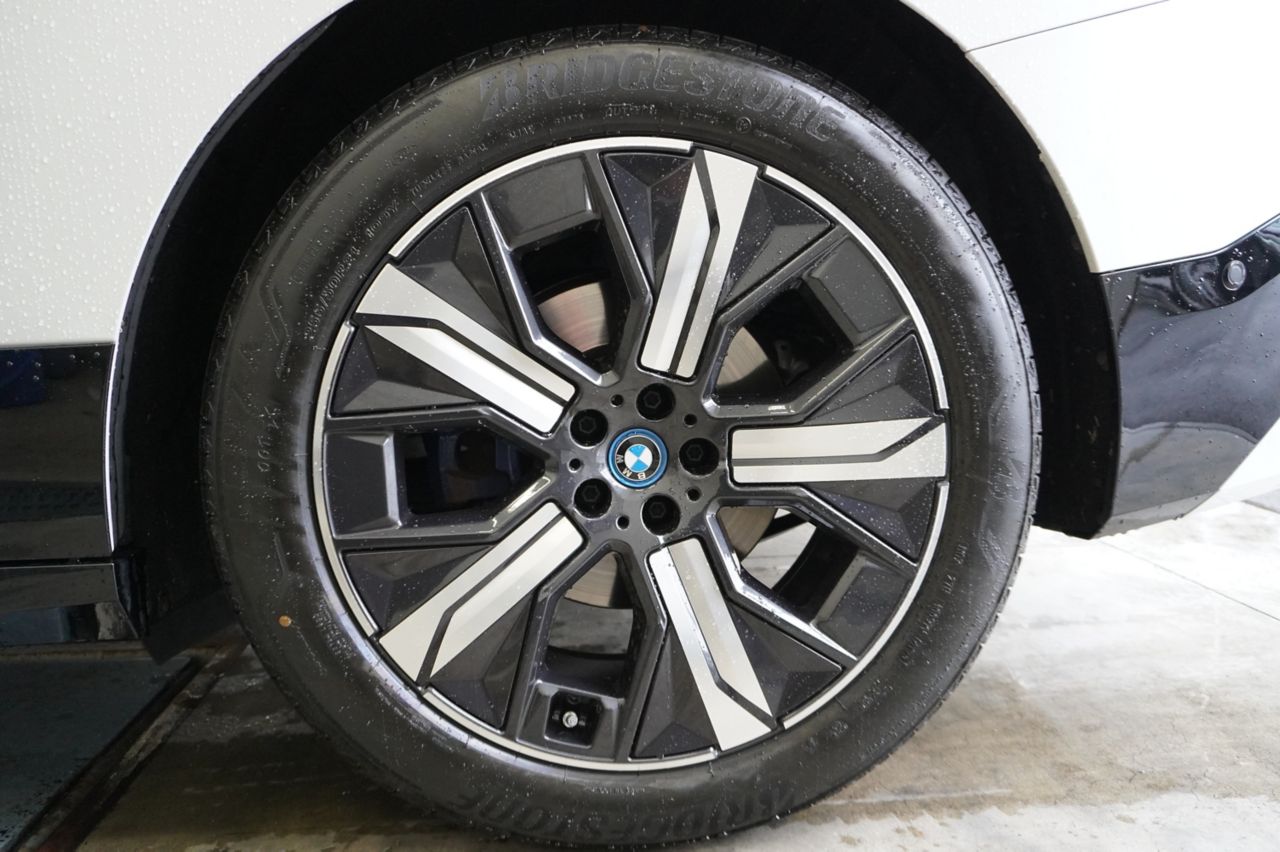i20 iX xDrive40