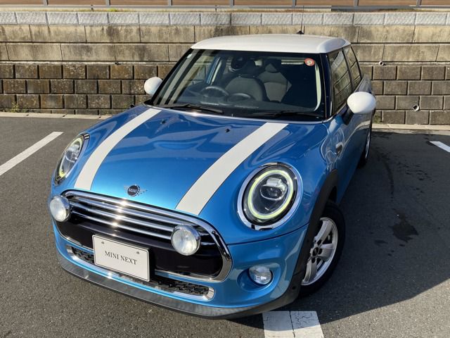 THE NEW MINI COOPER D 5 DOOR.