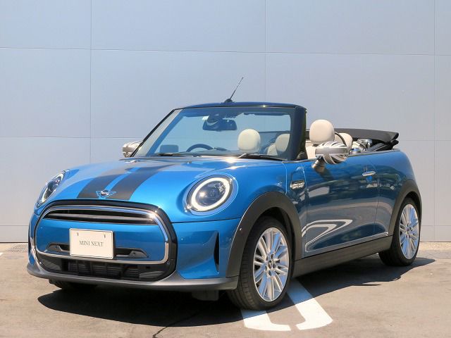 MINI COOPER CONVERTIBLE.