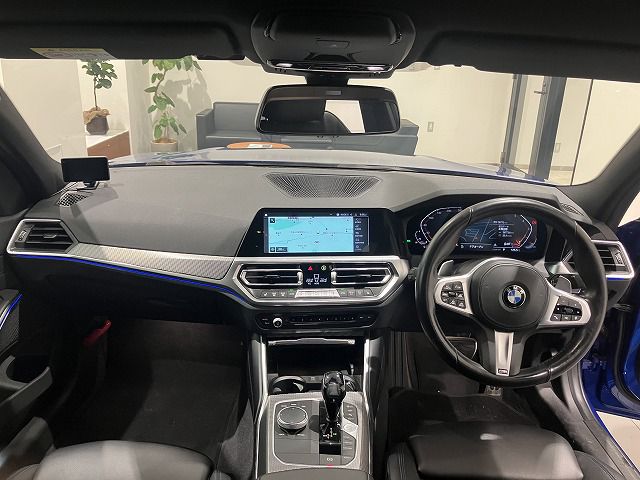 G20 320i Saloon RHD TU