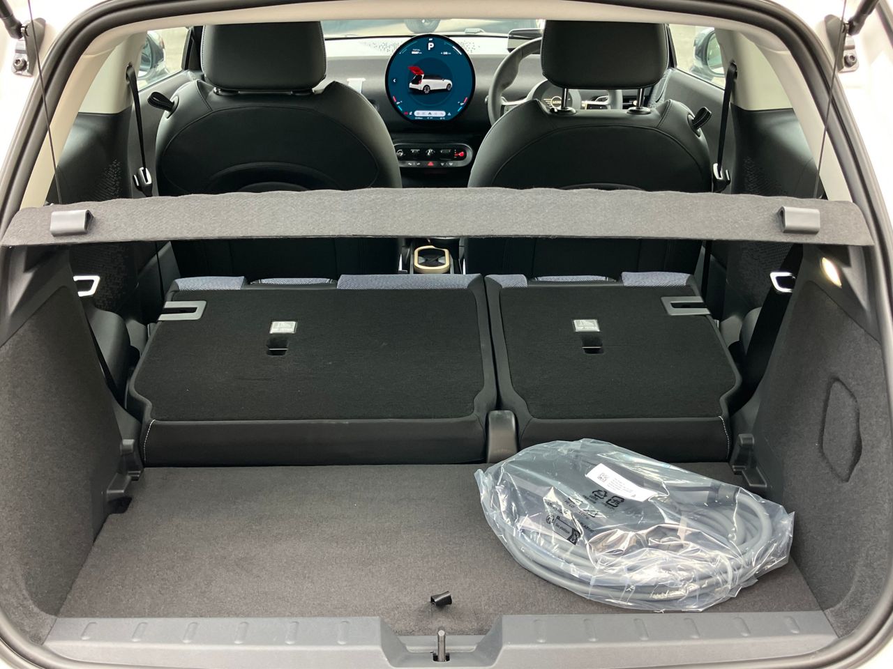 J01 MINI Cooper E