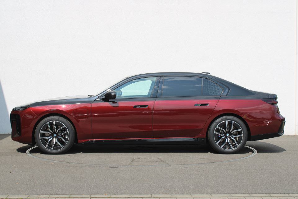 BMW 750
