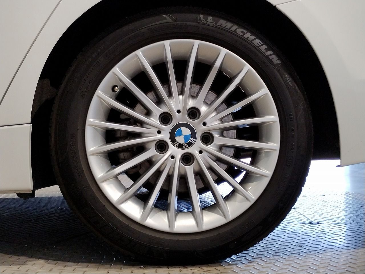 320D SEDAN RHD