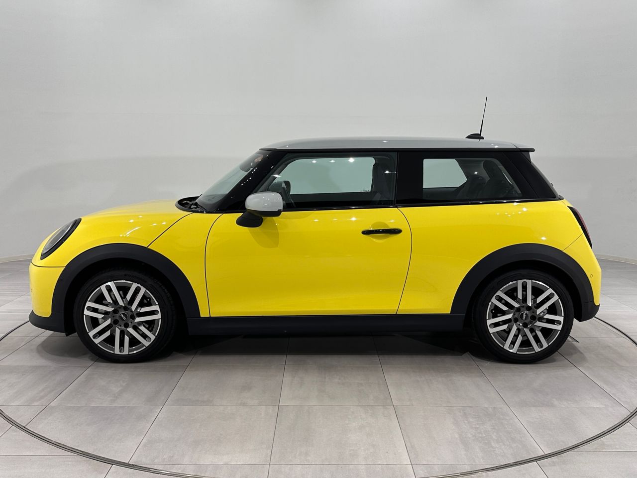 F66 MINI Cooper C 3Dr