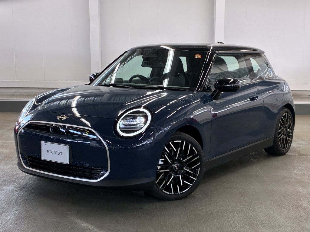 THE NEW ALL-ELECTRIC MINI COOPER SE