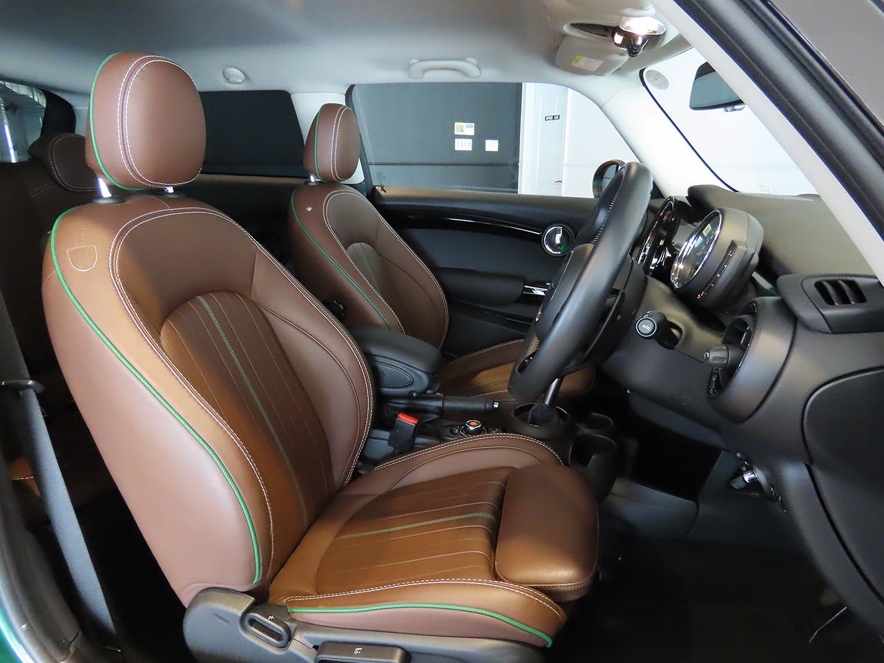 F56 COOPER S D(AT)