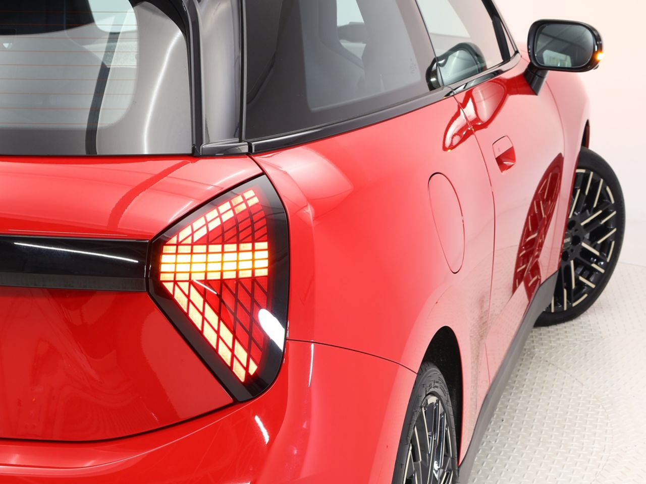 J01 MINI Cooper SE