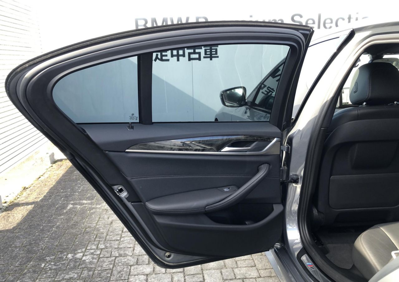 520d xDrive Sedan RHD