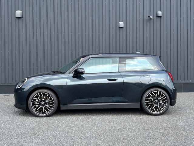 J01 MINI Cooper SE