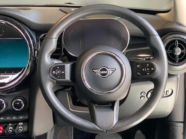 MINI Cooper F56 RHD