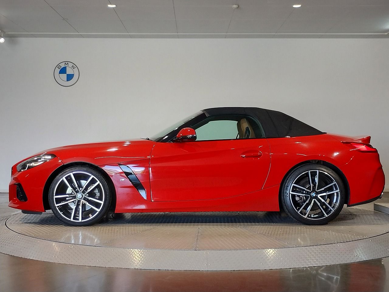 G29 z4 sDrive20i RHD
