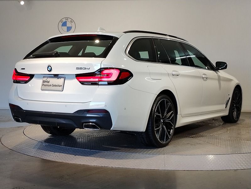 520d xDrive Touring RHD