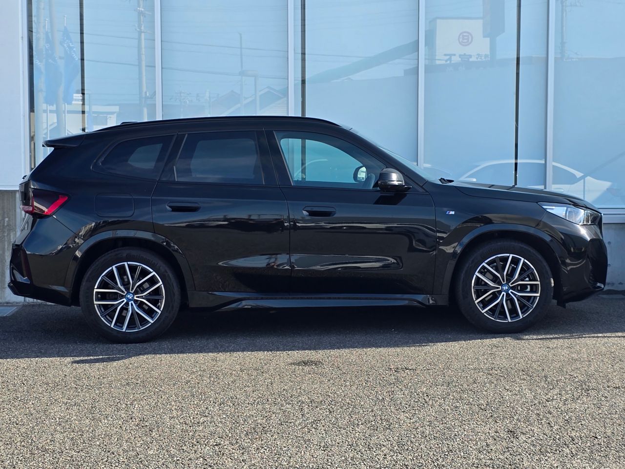 U11 iX1 xDrive30