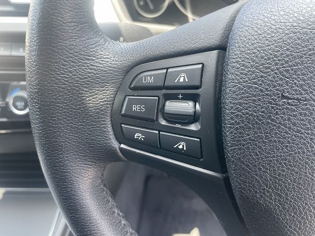 320D SEDAN RHD