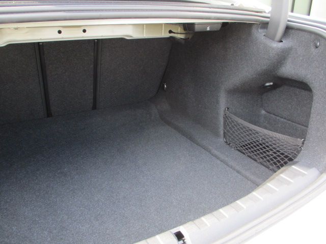 320i Sedan RHD