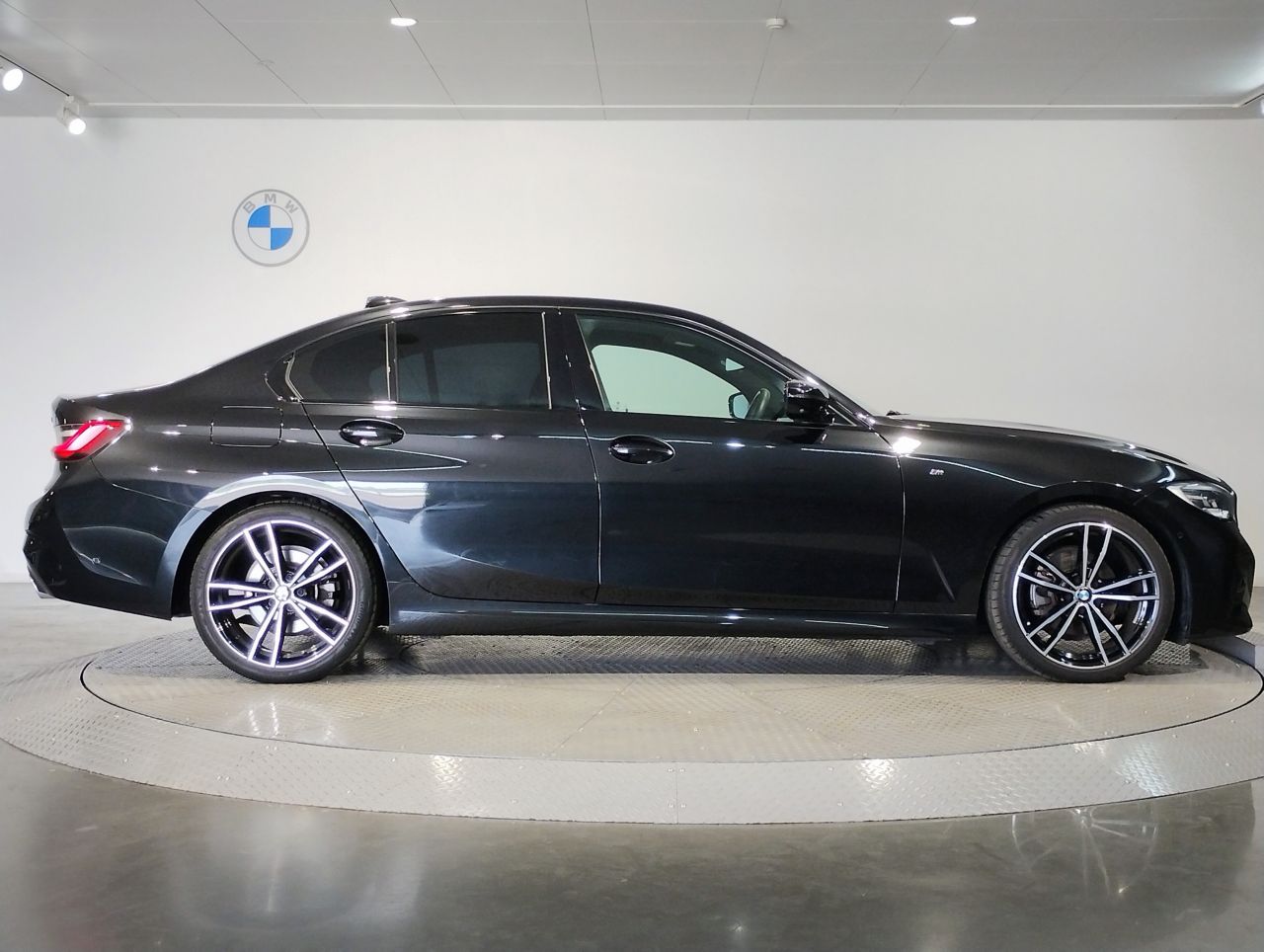 G20 320i Saloon RHD MX