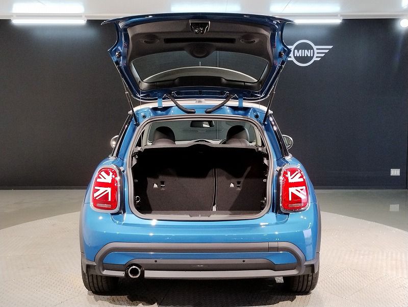 MINI Cooper F56 RHD