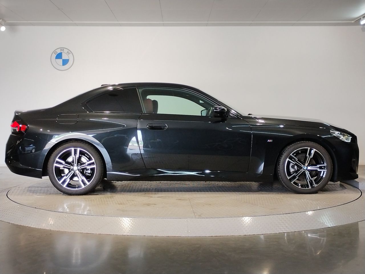 G42 220i Coupe