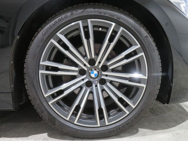 G20 320i Saloon RHD TU