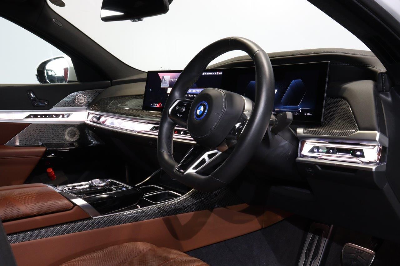 i7 xDrive60 Sedan RHD