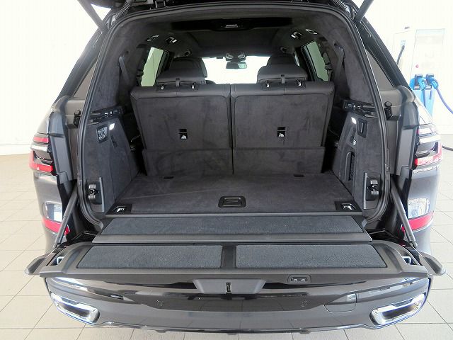 X7 xDrive40d RHD US