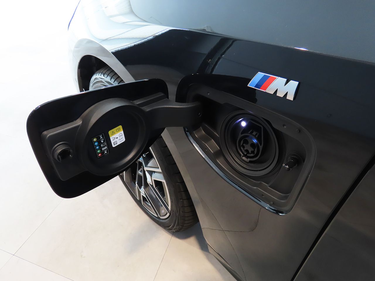 BMW i5 eDrive40 M Sport RHD