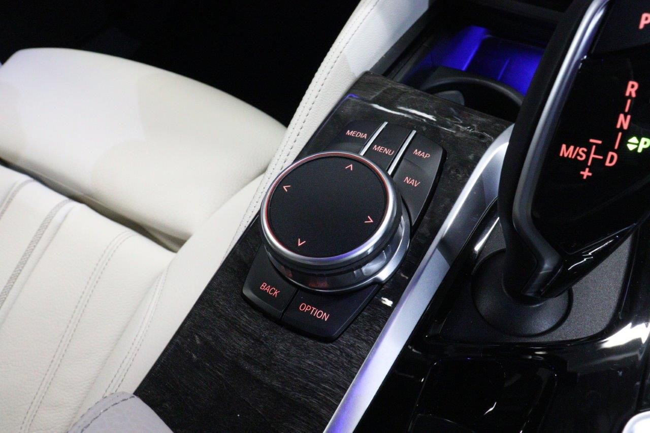 520d xDrive Sedan RHD