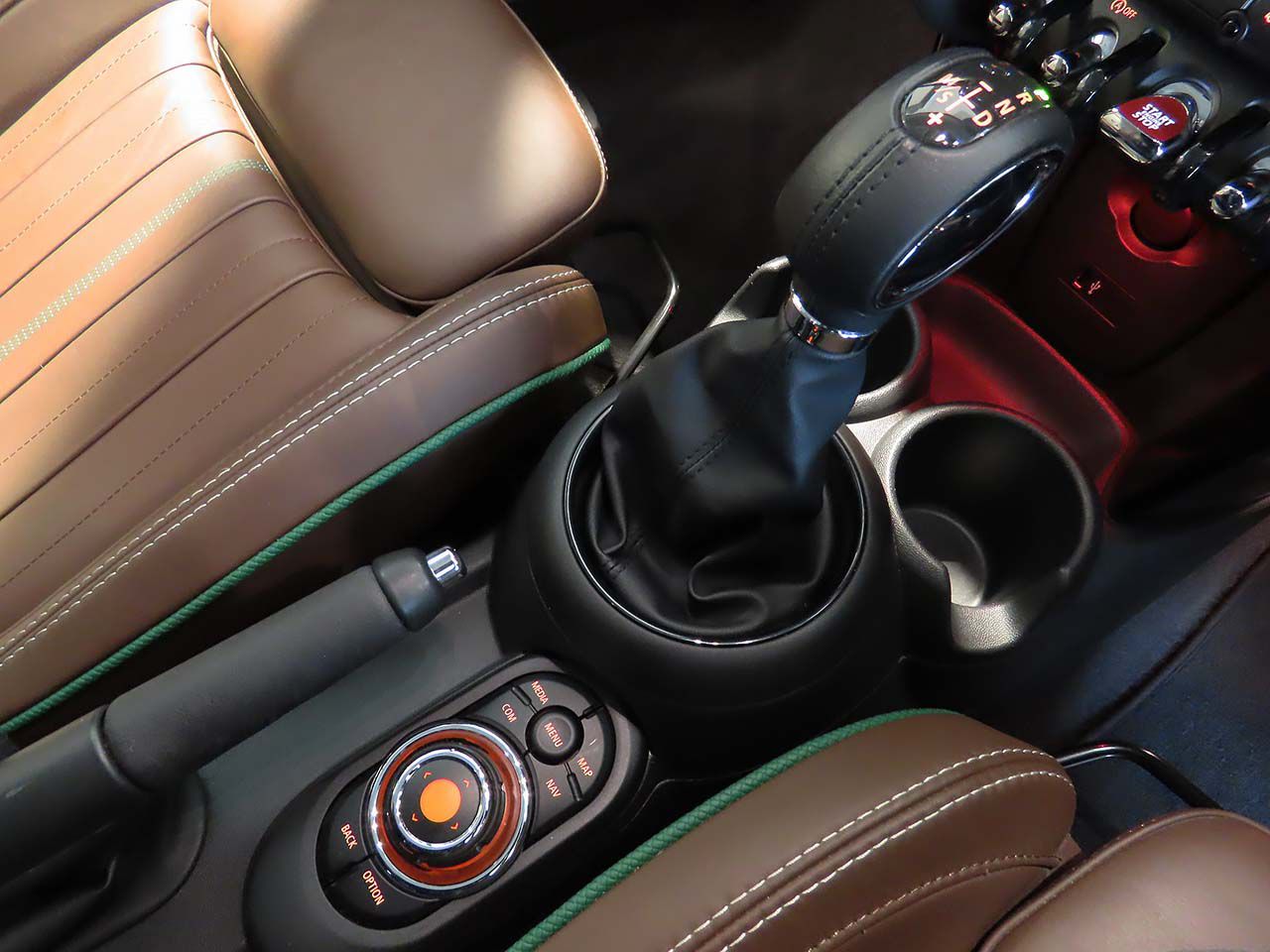F55 COOPER D (AT)